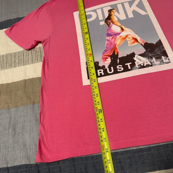 Pink Trust Fall Short Sleeve XL Pink Cotton Graphic Music T Shirt - Picture 4 of 5
